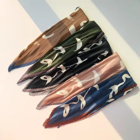 Women's Retro Pleated Square Scarf Fashion Geometric Printed Neck Scarf Spring Autumn Casual Versatile Decorative Neckerchief
