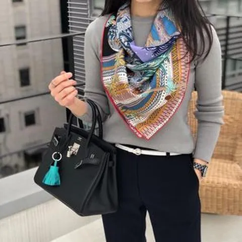 Mulberry Silk Square Scarf Luxury Printed Large Scarf For Women Silk Shawl Wrap With Hand Rolled Edge Vintage Floral Pattern Elegant Neck Scarf