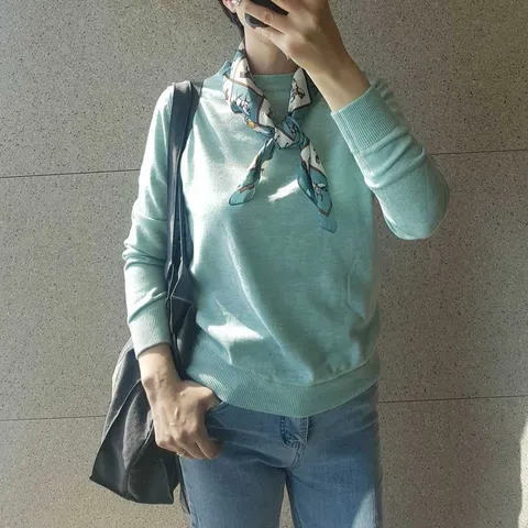 Elegante Pañuelo Cuadrado de Poliéster Satin Vintage Caballo Neck Pañuelo para el Cuello Diadema para Mujeres Viaje Diario Accesorios