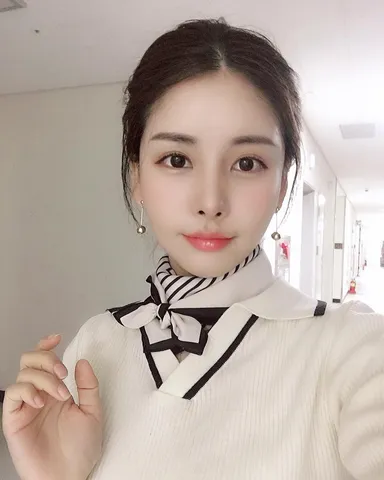 Korean Style Satin Printed Square Scarf Minimalist Elegant Neckerchief Striped Paisley Carriage Scarf For Women Office Daily Decorative Accessory