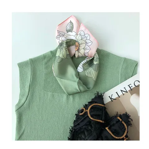 Damen 100% Echtes Seidentuch Quadratisch Blumen Kutsche Druck Elegantes Seiden-Taschentuch Büro Kopftuch Mode Seiden-Haarschal Retro Kleines Quadratisches Tuch
