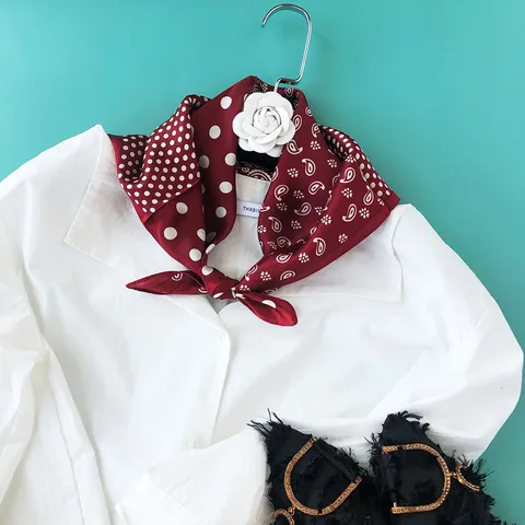 Eleganter Quadratischer Seidenschal Für Damen Paisley Pünktchen Kutsche Druck Color Block Hals Seidentuch