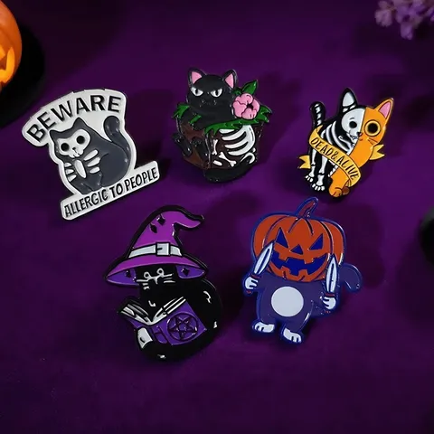 Halloween Dark Style Cat Enamel Brooch Spooky Skeleton Pumpkin Cat Enamel Pin Funny Cartoon Animal Badge Jewelry Gift For Party Clothing Accessories