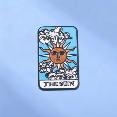 Retro Alloy Painted Tarot Card Sun Brooch Pin Western Style Geometric Enamel Sun Face Badge Jewelry For Clothing Bags Unisex Accessories