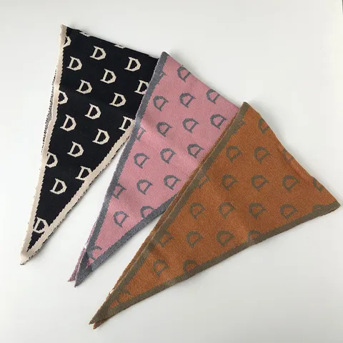 Damen Gestrickt Dreieckstuch Geometrischer Monogramm Druck Herbst Winter Kontrastrand Halswärmer Schal Eleganter Dekorativer Schal