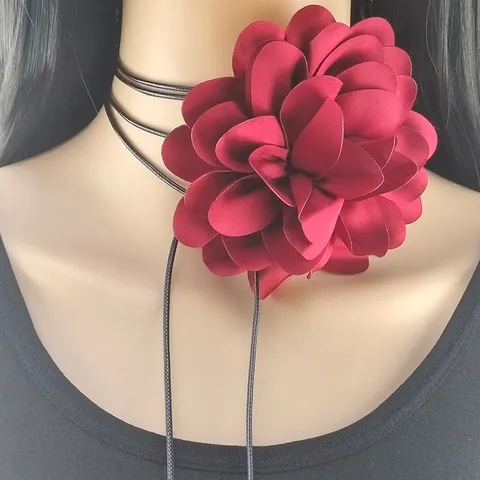 Collana Choker 3D in Tessuto a Camelia Fatta a Mano per Donna Design Stringato a Fiori Gioielli Catena della Clavicola