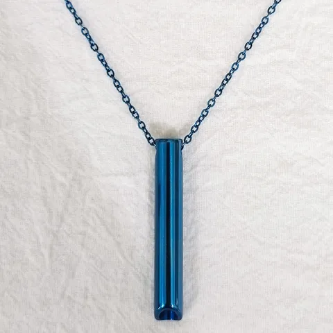 Collana per la Respirazione Consapevole Pendente Fischietto in Acciaio Inossidabile Meditazione Sollievo dallo Stress Catena a Maglie Gioielli