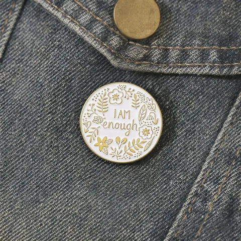 Frischer Blumenkranz Emaille Anstecknadel Inspirierendes Zitat I AM Enough Abzeichen Legierung Reversnadel Für Damen Rucksack Dekor