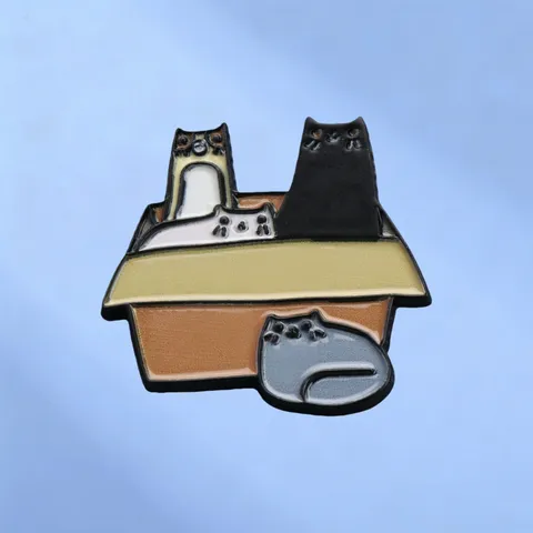 Broche en Émail Famille de Chats en Carton Dessin Animé Badge Métal Animal Décoration Vêtements Sac Cadeau Unisexe