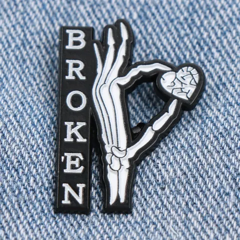 Creative Alloy Enamel Pin Brooch Gesture Skeleton Hand Badge Gothic Punk Clothing Backpack Jewelry Decoration For Unisex Daily Accessories