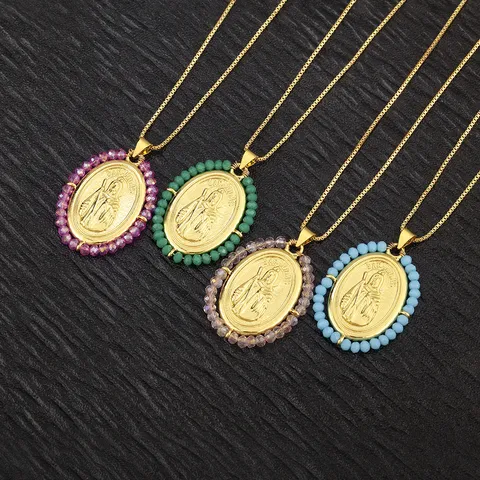 Collier Pendentif San Judas Religieux en Cuivre Plaqué Or 18K Perles Acryliques Colorées Zirconia Collier Médaillon Ovale Saint Jude Bijoux Rétro Unisexe