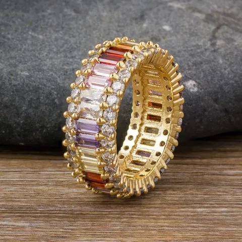 Anillo de Cobre Bañado en Oro de 18K con Circonia Colorida Micro Pavé Incrustación de Diamantes Anillo de Moda para Mujer