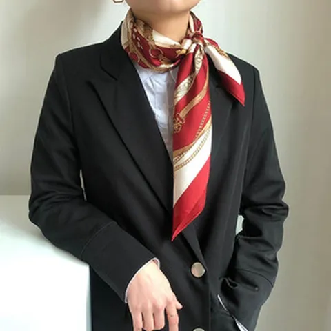 Sciarpa in Seta di Gelso Donna Lusso Vintage Stampa Catena Cintura Rosso Vino Foulard Quadrato Elegante Bandana in Raso