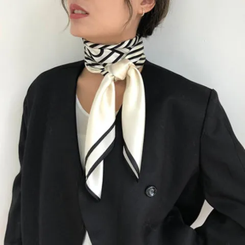 Minimalistische Moerbeizijde Vierkante Sjaal Voor Dames Noordse Geometrische Streep Bedrukte Zijden Sjaal Elegante Shawl