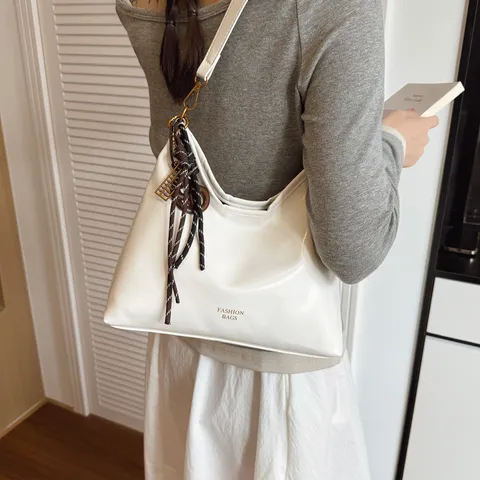 Women's PU Leather Shoulder Bag Urban Minimalist Tote Underarm Bag Large Capacity Hobo Bag With Stitching Detail