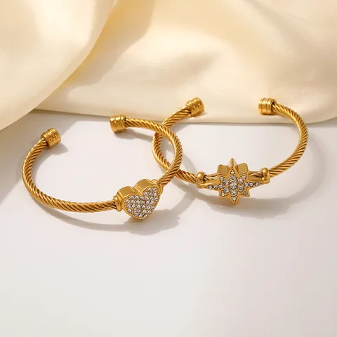 Mode Roestvrij Staal Gedraaid Kabel Open Armring Strass Hart Ster Bedel Achttien Karaat Vergulde Manchet Armband Voor Dames