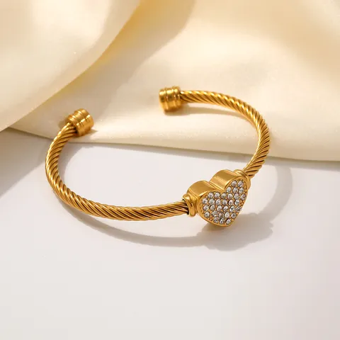 Mode Roestvrij Staal Gedraaid Kabel Open Armring Strass Hart Ster Bedel Achttien Karaat Vergulde Manchet Armband Voor Dames