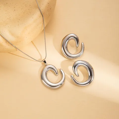 Minimalist Stainless Steel Heart Geometric Necklace Earrings Jewelry Set 18k Gold Plated Tarnish Free Jewelry Daily Fashion Commute Gift For Women