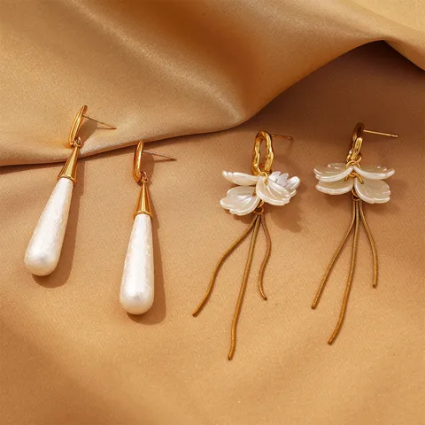 Vintage Roestvrij Stalen Parel Druppel Oorbellen Voor Vrouwen Vergulde Bloem Kwastje Hangende Oorbellen Retro Barok Sieraden Accessoires