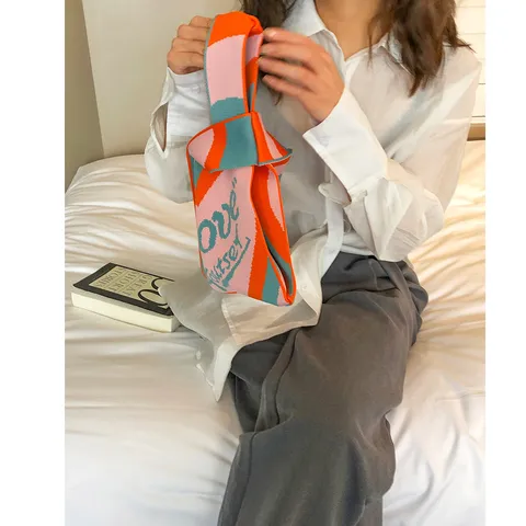 Designer Knitted Tote Bag Women Heart Pattern Contrast Color Woven Shoulder Bag Top Handle Bag Versatile Casual Knit Handbag
