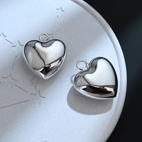 Ciondolo a Cuore in Ottone Placcato Argento Fai-da-te Ciondolo a Cuore Liscio 3D Minimalista per Creazione Gioielli