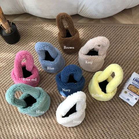 Women Cute Plush Handbag Round Bucket Bag Winter Soft Furry Wrist Tote Bag Soft Warm Fleece Small Top Handle Storage Bag For Daily Matching