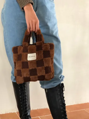 Women Winter Plush Checkerboard Handbag Minimalist Faux Fur Tote Bag Casual Soft Warm Grid Pattern Square Top Handle Bag