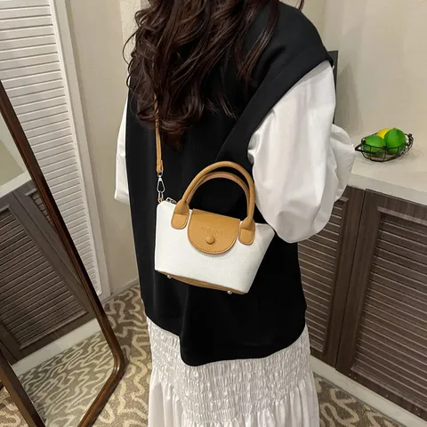 Women's Fashion PU Leather Bucket Bag Casual Top Handle Shoulder Bag With Cute Bear Pendant Stylish Daily Handbag