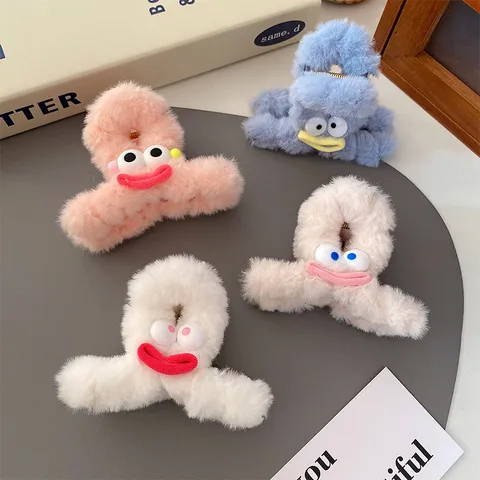 Cute Smiley Face Plush Hair Claw Clip Small Soft Fuzzy Shark Clip Autumn Winter Hair Accessories For Women Ponytail