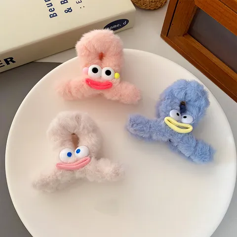 Cute Smiley Face Plush Hair Claw Clip Small Soft Fuzzy Shark Clip Autumn Winter Hair Accessories For Women Ponytail