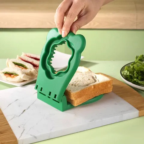 Home DIY Sandwich Cutter And Sealer Mold Stainless Steel Plastic Sandwich Maker Press Baking Tool Kitchen Gadgets