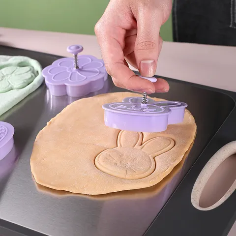 Easter Cookie Press Mold Flower Rabbit Egg Shape Baking Tool Food Grade PP Plastic Spring Loaded Pastry Fondant Stamp