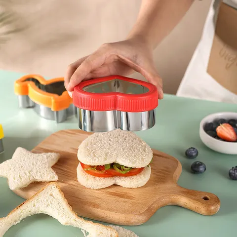 Stainless Steel Sandwich Cutter Mold Set Cartoon Shape Cookie Baking Mold With Hand Guard For Bread Fruit