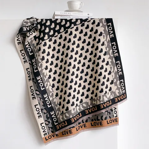Sciarpa da Donna in Imitazione di Cashmere Jacquard Doppio Viso Cuore Stampa Leopardata Lettere Calda Autunno Inverno Scialle