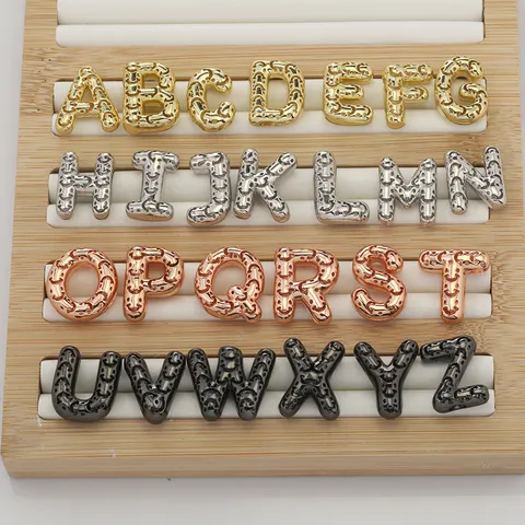 Pendentif Creux Visage Souriant Lettre Alphabet en Cuivre Breloque DIY pour Fabrication de Bijoux Collier Bracelet Accessoire Minimaliste Cadeau