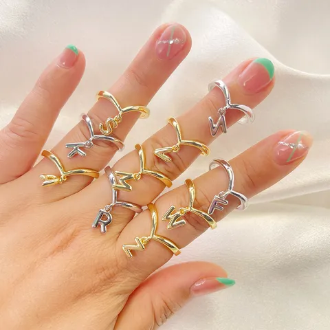Minimalistischer Kupfer Gold Und Silber Beschichteter Alphabet Buchstaben Anhänger Offener Verstellbarer Ring Mode Finger Schmuck Für Damen