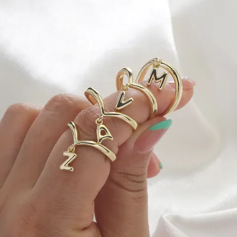 Minimalistischer Kupfer Gold Und Silber Beschichteter Alphabet Buchstaben Anhänger Offener Verstellbarer Ring Mode Finger Schmuck Für Damen