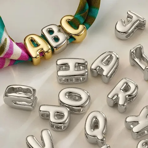 Pendentifs Alphabet Lettres Anglais en Cuivre Plaqué Or Accessoires de Bijoux DIY Collier Bracelet pour Femmes Hommes