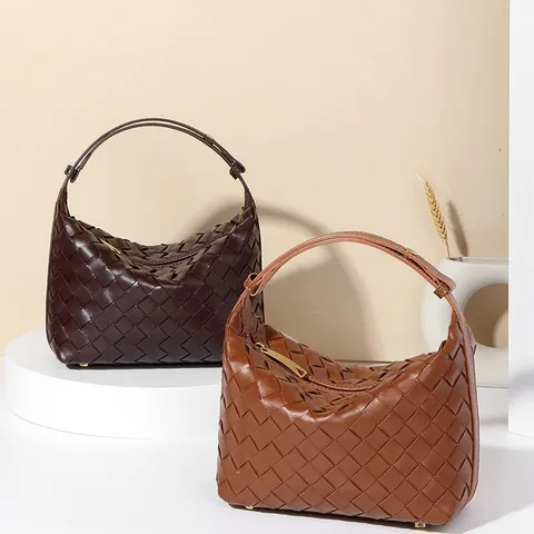 Diseño De Nicho Media Luna Tejido A Mano Cuero PU Moda Retro Un Solo Hombro Axila Bolso Compacto Casual Hobo Bolso Mujeres