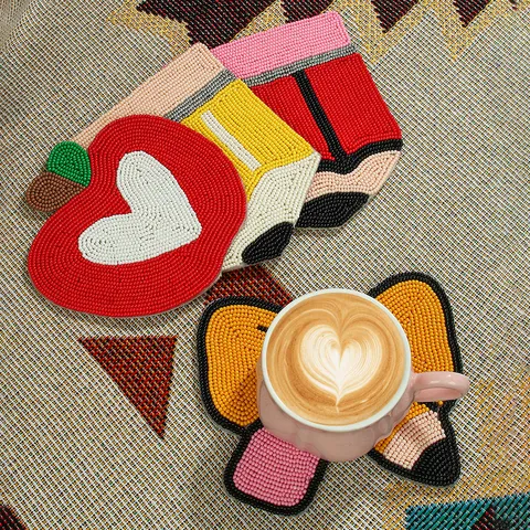 Handgefertigte Glasperlen Untersetzer Kreative Herz Apfel Bleistift Form Tisch Deko Für Kaffeetasse Schreibtisch Dekoration Geschenk