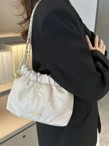 Sac Seau de Chaîne en Cuir PU Matelassé pour Femmes Elégant Sac à Bandoulière Froncé Petite Sacoche Pochette