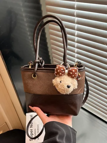 Vintage Kontrastfarben Nähte Eimertasche Für Damen PU Leder Wildleder Kleine Schulter Umhängetasche Mit Teddybär Anhänger Alltag Totebag