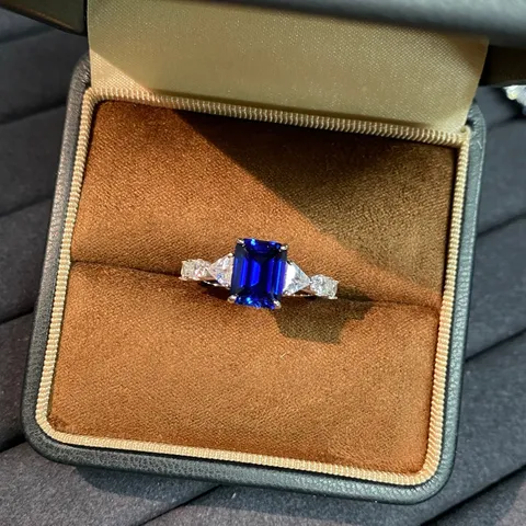 Anello Zaffiro Creato in Laboratorio Taglio Smeraldo Argento Sterling 925 Anello Gemma Blu 3 Carati con Strass Design di Nicchia