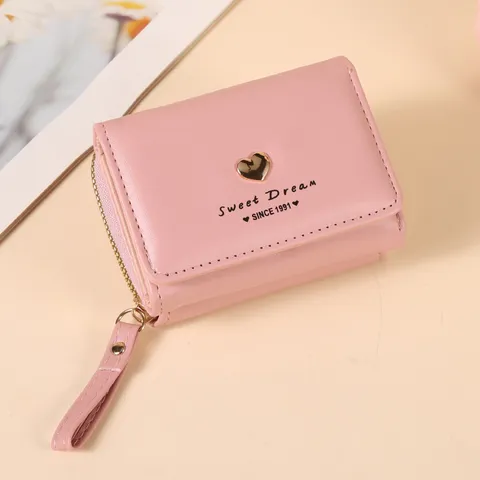Portefeuille Court à Trois Volets pour Femmes Joli Bouton Métallique en Cœur Cuir PU Pochette à Monnaie Zippée Grande Capacité Dragonne