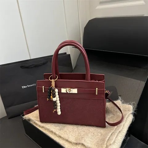 Women Urban Simple PU Leather Shoulder Crossbody Bag Fashion Stitching Commuter Handbag With Beaded Charm Small Square Bag