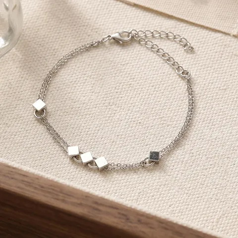 Bracciale Geometrico Minimalista da Donna Zirconia Cuore Stella Marina Multistrato Gioielli da Mano Elegante Placcato in Rame Braccialetto di Lusso