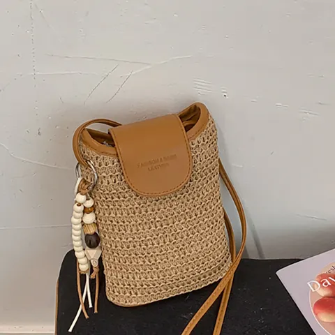 Minimalist Vintage PU Leather Straw Woven Crossbody Bag Retro Spliced Flap Cover Shoulder Bag With Tassel Pendant Vertical Square Messenger Phone Bag For Commuting Women