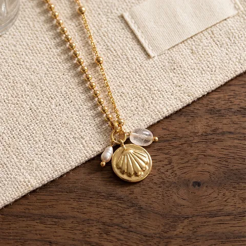 Collana con Ciondolo a Forma di Conchiglia con Perle d'Acqua Dolce da Donna in Rame Galvanizzato Strass Gioielli Regalo Elegante