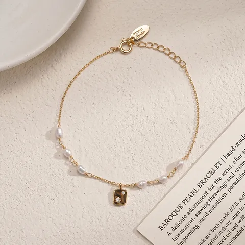 Elegante Bracciale in Rame Placcato Oro per Donna con Ciondoli in Perla d'Acqua Dolce Naturale Nacar Strass Gioielli alla Moda Resort