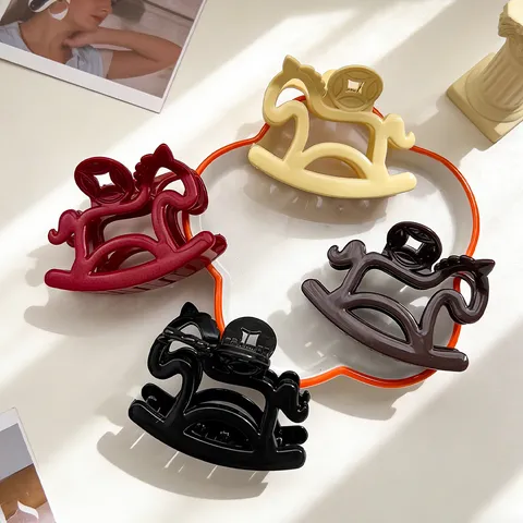 Pince à Cheveux Cheval à Bascule en Plastique Évidé Motif Pièce Clip de Requin Mignon Forme d'Animal Épingle à Cheveux Accessoires Quotidiens Femmes